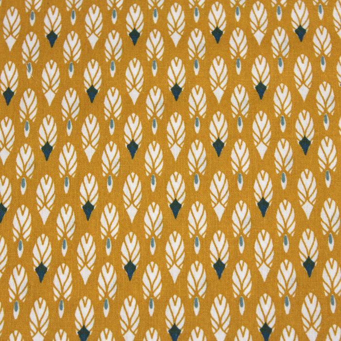 Tissu de coton aux plumes blanches et vertes, fond jaune moutarde - OEKO-TEX® - tissuspapi