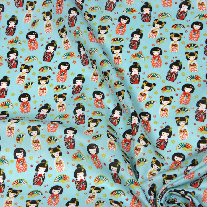 Tissu de coton motif traditionnel des geishas, kokeshis & éventails, fond bleu ciel - OEKO-TEX® - tissuspapi