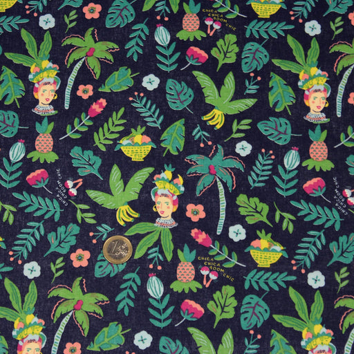Tissu de coton motif tropical aux fruits, feuilles et palmiers tropicaux, femme au turban, fond bleu marine - OEKO-TEX® - tissuspapi