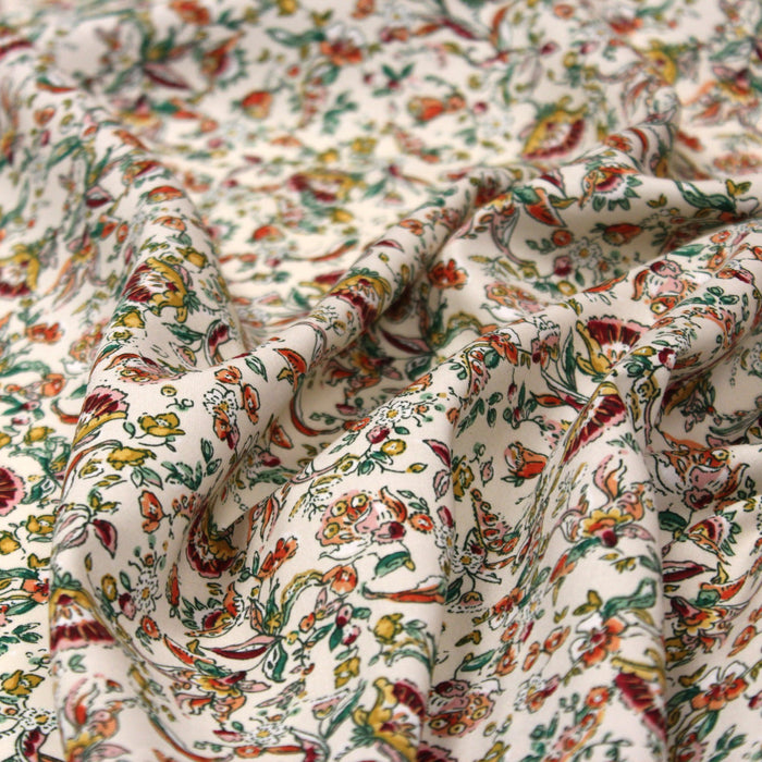 Tissu popeline de viscose écru aux fleurs bleues, vertes et blanches - Fabrication française - COLLECTION KALAMKARI - OEKO-TEX® - tissuspapi