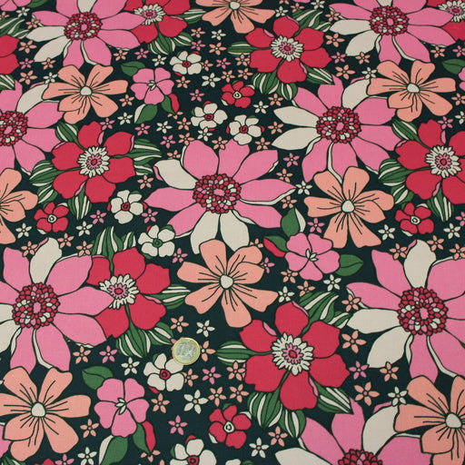 Tissu de coton fleuri seventies aux fleurs roses & corail, fond vert canard - COLLECTION SUNFLOWER - OEKO-TEX® - tissuspapi