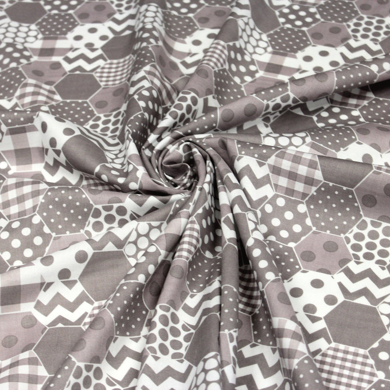Tissu popeline de coton aux hexagones à pois, à carreaux, tons taupes & blancs - TissusPapi.com