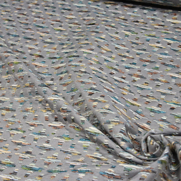 Tissu jacquard gris aux motifs géométriques blancs et multicolores - COLLECTION GEORGES - Fabriqué en France - tissuspapi